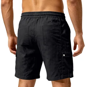 Short cargo noir en lin pour homme avec poches multiples et taille élastique pour sport.
