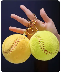 Porte-clés baseball en peluche duveteux avec anneau en métal doré, charm sac doux et mignon.