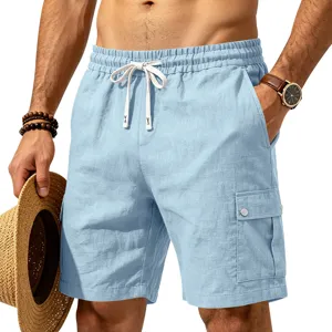 Short cargo décontracté pour homme en lin bleu clair avec taille à cordon réglable.