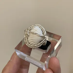 Handgemachter Drahtwickel Muschel Ring Detailansicht, Vintage Ozean Stil Natur Muschel Ring.