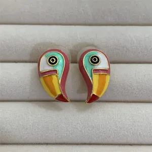 Geëmailleerde toekan vogel oorknopjes voor dames, verguld metalen mode-sieraad accessoire.
