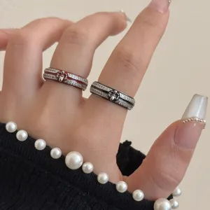 Anello impilabile con croce in smalto fatto a mano stile hip hop punk regolabile in zircone