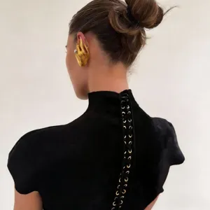 Auricolare unico in metallo dorato a forma di mano con anello, design retrò senza foro.