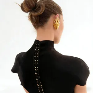 Auricolare a forma di mano dorata stile vintage unico orecchino statement senza piercing gioiello