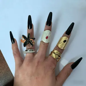 Artistiek hand emaillen ring set met bloem luipaardpatronen en brede open statement ontwerpen.