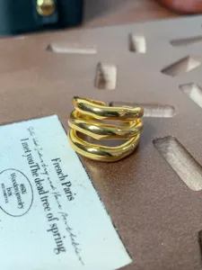 Anello aperto largo multistrato in oro gioiello minimalista in metallo rigato accessorio
