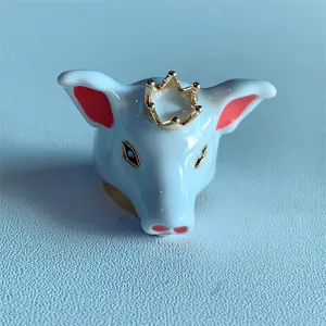 Anello unico in smalto a forma di testa di maiale con corona, gioiello animale impilabile.