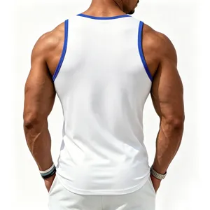 Heren fitness tanktop, wit mouwloos sportshirt met blauwe contrasterende rand voor training.