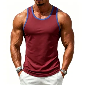 Heren contrast trim fitness tanktop detail, ademende sport sneldrogende stof zicht.