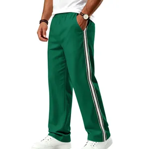 Pantalon de sport décontracté vert pour homme avec bandes latérales, coupe droite.