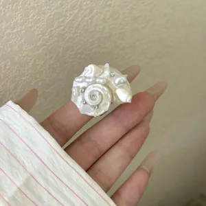 Handgemachte natürliche Muschel Perle Statement Ring, eleganter Urlaubsstil Ring für Damen.
