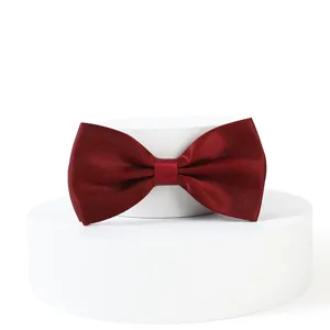 Weinroter Satin Fliege für Herren, klassische doppelte Schleife für Hochzeitsanzüge und Anlässe.