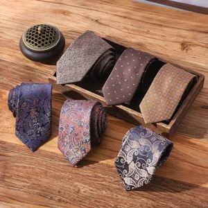 Men's classic vintage paisley and polka dot necktie 8cm width for business formal wear