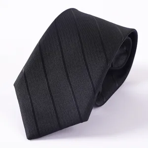 Cravatta classica a righe nere da uomo, accessorio formale per abito da lavoro, 8 cm di larghezza.