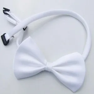 Nœud papillon blanc pour enfants avec sangle réglable, idéal pour les spectacles scolaires et fêtes.