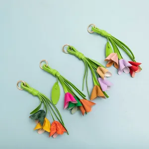 Nuevo Llavero de Flor de Simulación de Cuero PU Adorno para Bolso Colgante Interior de Coche Diseño de Tulipán Floral Ornamento de Bolso Joyería Regalo Para Mujeres