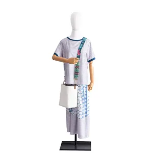 Sangle de sac large style bohème avec sac seau blanc, accessoire décontracté pour tous les jours.