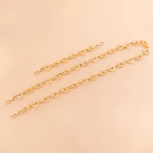 Acrylic flower chain strap detail, decorative accessory for DIY bags and phones, elegant style.