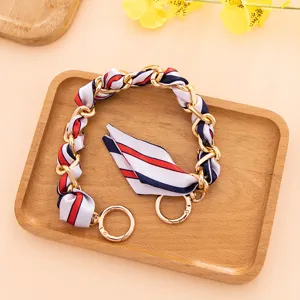 Cadena de metal para bolso con pañuelo de seda, asa corta para bolsos de mano y carteras.