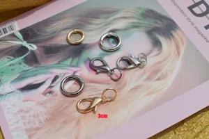 Lot de anneaux ressort et fermoirs mousqueton en metal pour sacs DIY et creation bijoux.