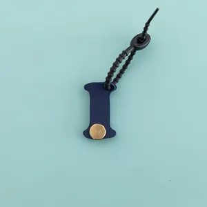 Porte-clés lettre I en cuir, pendentif de sac minimaliste pour accessoire de femmes.