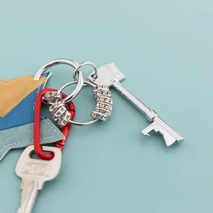 Stylish star PU leather keychain with sparkling rhinestones and metal keys for bags and cars.