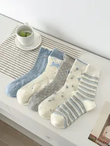 Cute bow and floral knit mid-calf socks set, Korean style casual cotton long socks detail view.