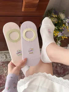 Cute cat embroidered shallow-mouth invisible socks, breathable summer cotton low-cut boat socks.
