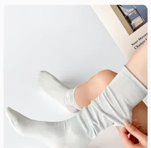 Bequeme Damen Stacksocken in Hellblau, perfekt für den Alltag und modische Outfits.