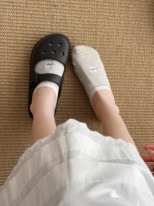 Cute bow boat socks detail, thin breathable cotton mesh, shallow mouth anti-slip invisible socks.