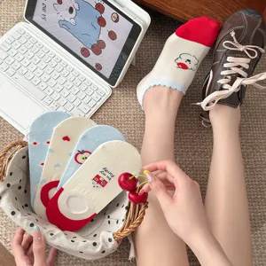 Süße Cartoon-Bootssocken für Damen, atmungsaktive Baumwoll-Sommersocken mit lustigen Mustern.