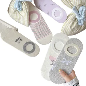 Japanischer Stil süße Schleife niedrige unsichtbare Füßlinge für Damen, atmungsaktive Baumwolle.