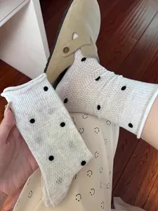 Sommer atmungsaktive Pünktchen Mesh Schlupfsocken für Damen, dünne hohle Socken.