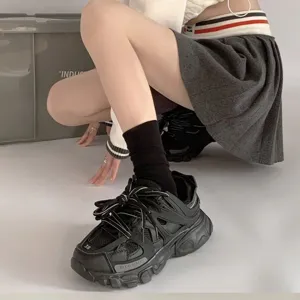 Damen mode schwarze klobige sneaker freizeit plateau schuhe mit socken streetwear stil
