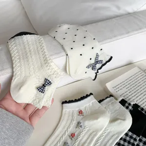 Cute bow short socks for women, sweet Japanese style floral print low cut summer boat socks.