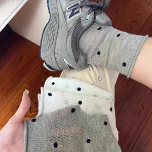 Damen Sommer Dünnes Netz Polka Dot Wadenhohe Socken Gerollter Rand Ausschnitt Atmungsaktiv Casual Tägliche Mode Strumpfwaren