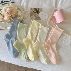 Damen einfarbige gerollte Mid-Tube Socken Frühling Sommer atmungsaktive Freizeitsocken 5 Paar