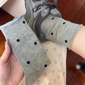 Damen Sommer dünne atmungsaktive Mesh Pünktchen Wadenstrümpfe Socken grau lässiger Stil