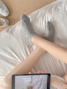 Grey low-cut boat socks for women with cute small floral patterns, breathable summer cotton daily wear.
