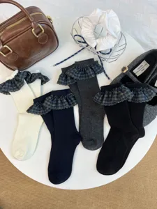 Chaussettes mi-hautes à volants et carreaux pour femmes, mode automne hiver douce et mignonne.