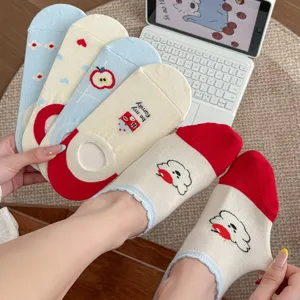Damen süße Cartoon Baumwoll Bootssocken mit Apfelmuster, Sommer dünne flache unsichtbare Socken.