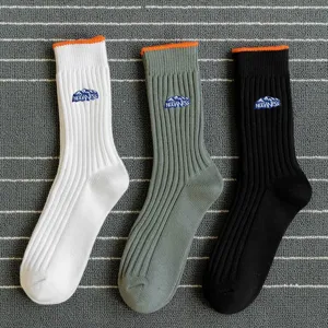 Herren lange Socken, japanischer Stil Sportsocken mit Bergstickerei, dicke Wintersocken für Männer.
