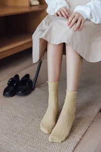 Detailansicht süße Damen Rüschen Mesh Wadenstrümpfe, atmungsaktive Sommer dünne Baumwoll Socken.