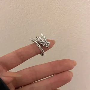 Anillo de dragon plateado, diseno metalico de serpiente,joyeria de moda para mujer.