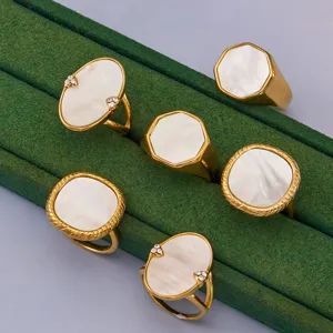 Westerse Stijl Geometrisch Roestvrij Staal PVD Verguld Natuurlijke Schelp Ring Minimalistisch Strass Accent Parelmoer Vrouwen Vingerring Sieraden Cadeau