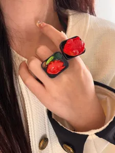 Asteio daxtylidi me psito kotopoulo kai miniatoura tray gia leptomereia kai moda