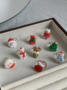 Niedliche Weihnachts-Zeichentrick-Harzringe-Set, verstellbare offene Ringe mit Weihnachtsmann.