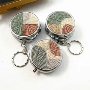 Boîte à Pilules en Métal à Perles Faite à Main Morandi Organisateur de Bijoux Portable Pendentif Porte-clés Motif Géométrique