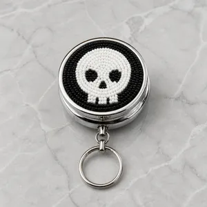 Handgefertigte Perlen Totenkopf Metall Pillendose und praktischer Schlüsselanhänger Etui.