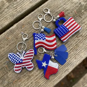 Handgefertigter 2mm Glas Perlen Schlüsselanhänger Amerikanische Flagge Texas Schmetterling Taschenanhänger Quaste Patriotisches Geschenk Damen